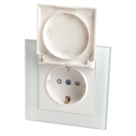 700-0200-218 Zera Розетка с/з c крышкой белая &quot;EGP&quot;