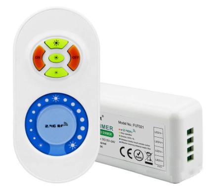 White Контроллер для управления мультибелыми с пультом ДУ. ULC-R23-CTB