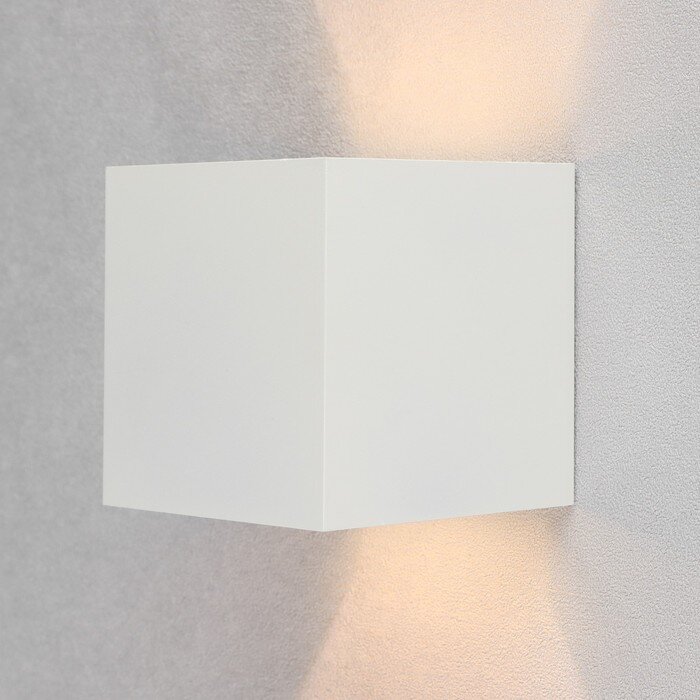 Светильник светодиодный настенный FSD-004, 6 Вт, 450 Лм, 3000К, IP54, 220 В, металл, белый   7640609