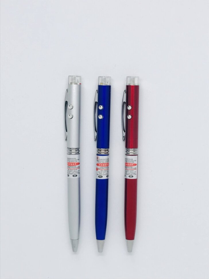 Лазер 3 в1 ( ручка, лазер, фонарь)
