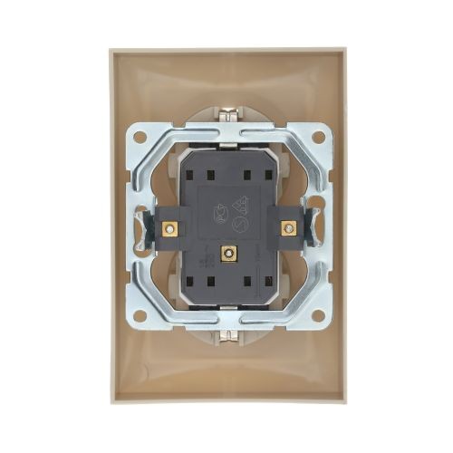 Розетка двойная прямая с з/к, со шторками (беж.) LK60 (8шт.) 1кор.=80шт.