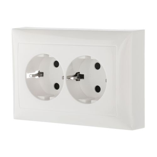 Розетка двойная прямая с з/к, со шторками (бел.) LK60 (8шт.) 1кор.=80шт.