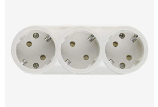Разветвитель 3 розетки, 16А, с з/к, 220 В, белый   3813278