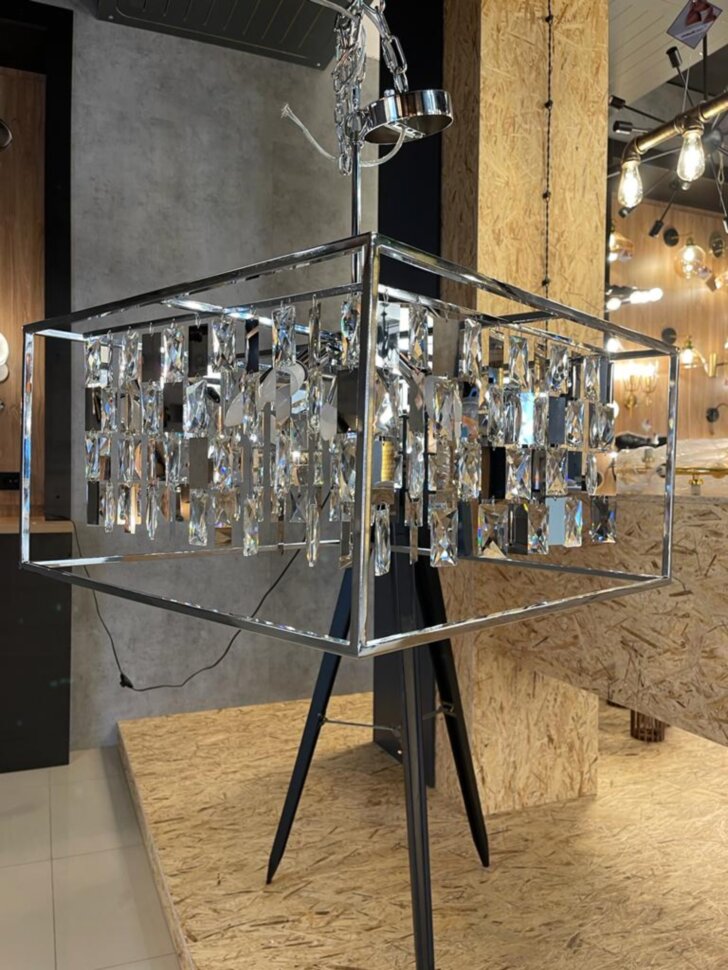 88351/600x600 CH Люстра