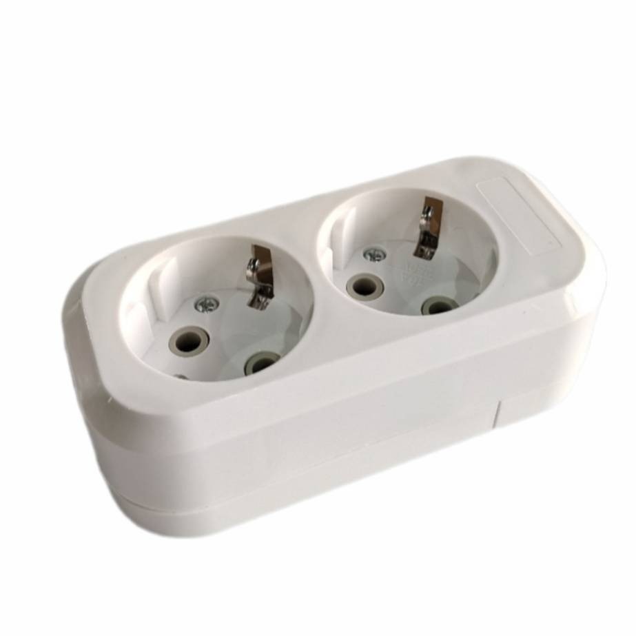 LEEK Накладная розетка 2-я с/з (10/200)